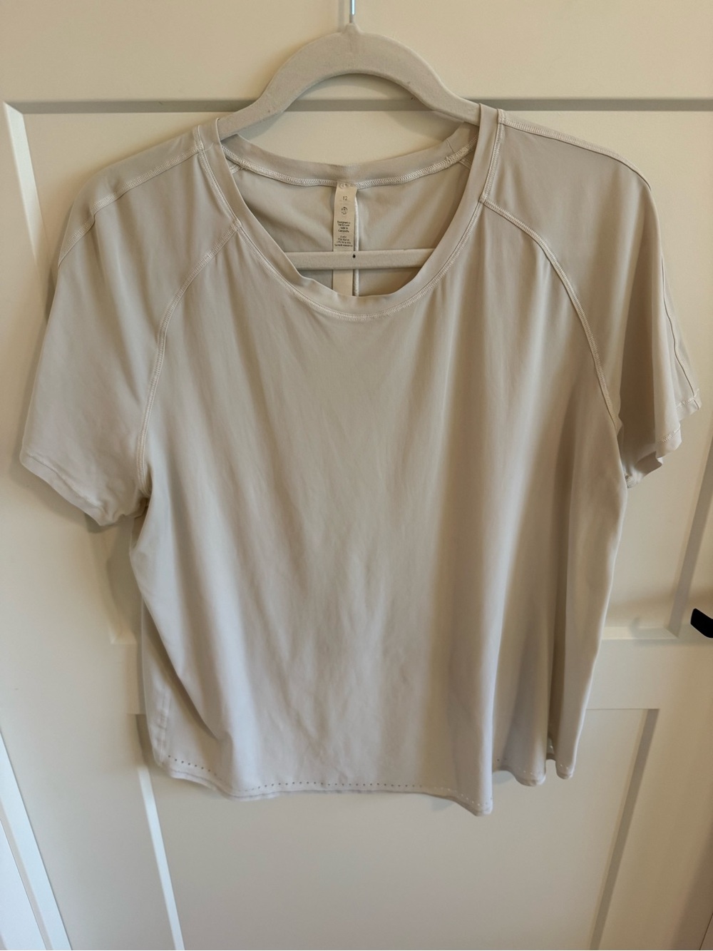 Lululemon UVP Run Short Sleeve Shirt Size 12 White High Low Perforated W3EEWS